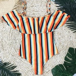 Ruffle swimsuit 👙